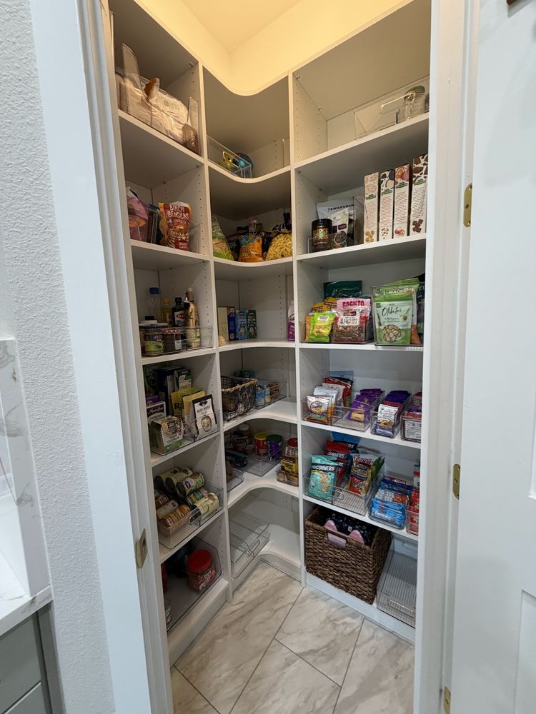 Organized space by OrganiZen